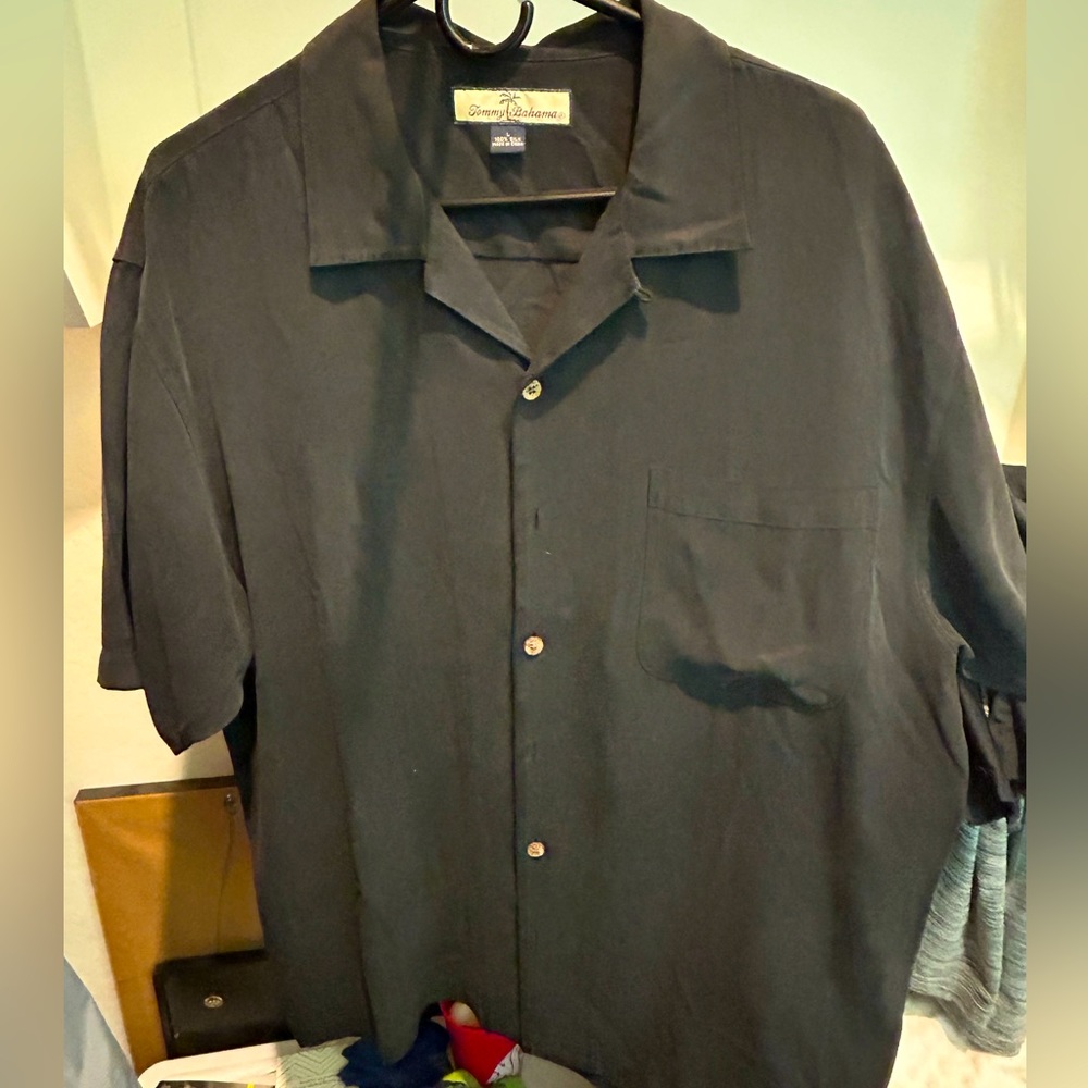 Black Tommy Bahama Size L Silk Hawaiian Shirt